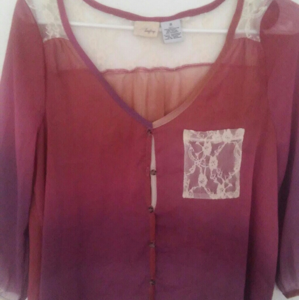 Cute cropped shirt